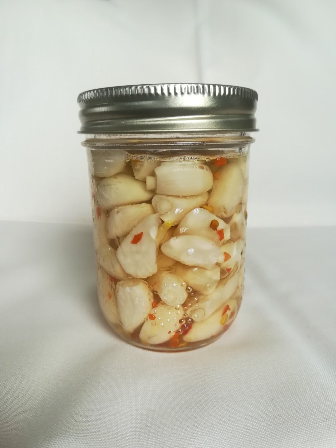 Pickled Garlic: Hot Cayenne